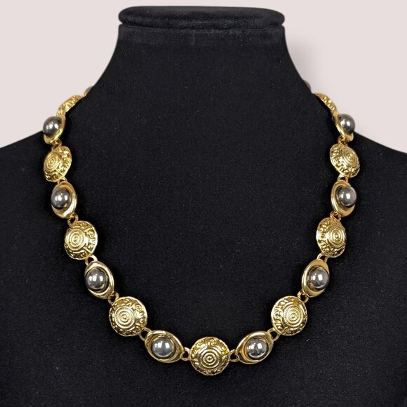 Jewelry - V. Round Gold Tone Link Necklace